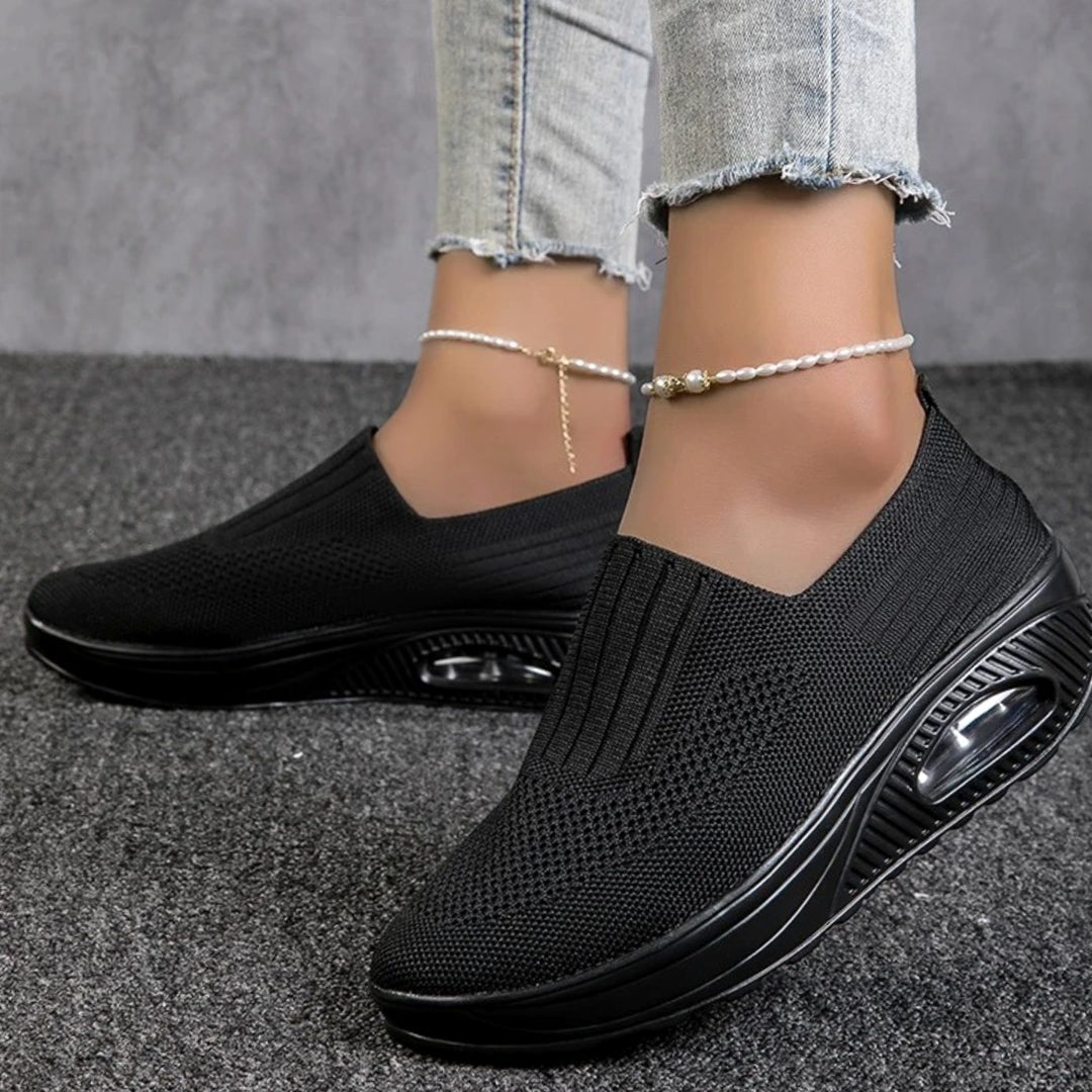 Women's Breathable Knit Slip-On Air-Cushion Trainers - Black