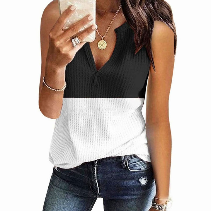 Women's Colour-Block V-Neck Sleeveless Waffle-Knit Top - Black and White