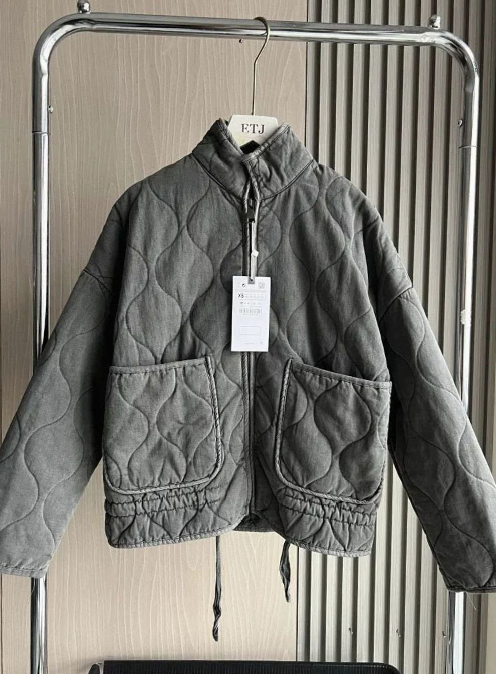 Women's Cropped Quilted Zip-Up Jacket Patch Pockets Drawstring Hem