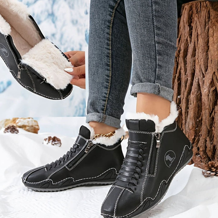 Women's Fleece-Lined Lace-Up Winter Ankle Boots Wide Toe Box - Black