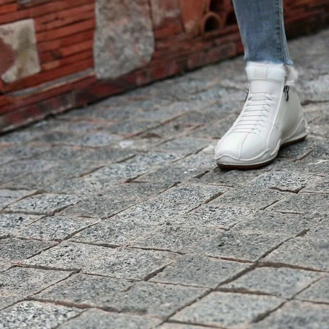 Women's Fleece-Lined Lace-Up Winter Ankle Boots Wide Toe Box