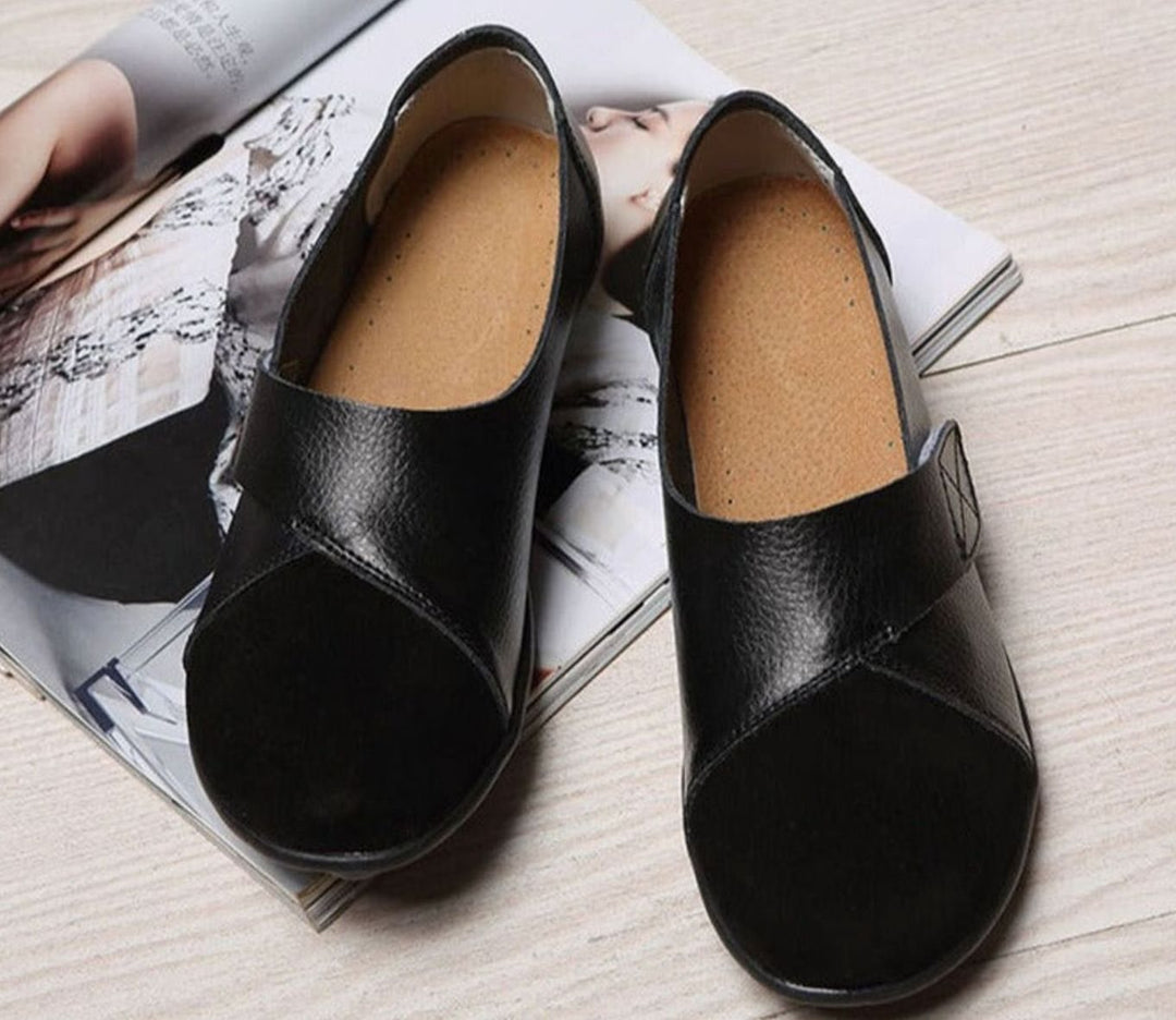 Women's Leather Slip-On Flat Loafers Cushioned Insole - Black