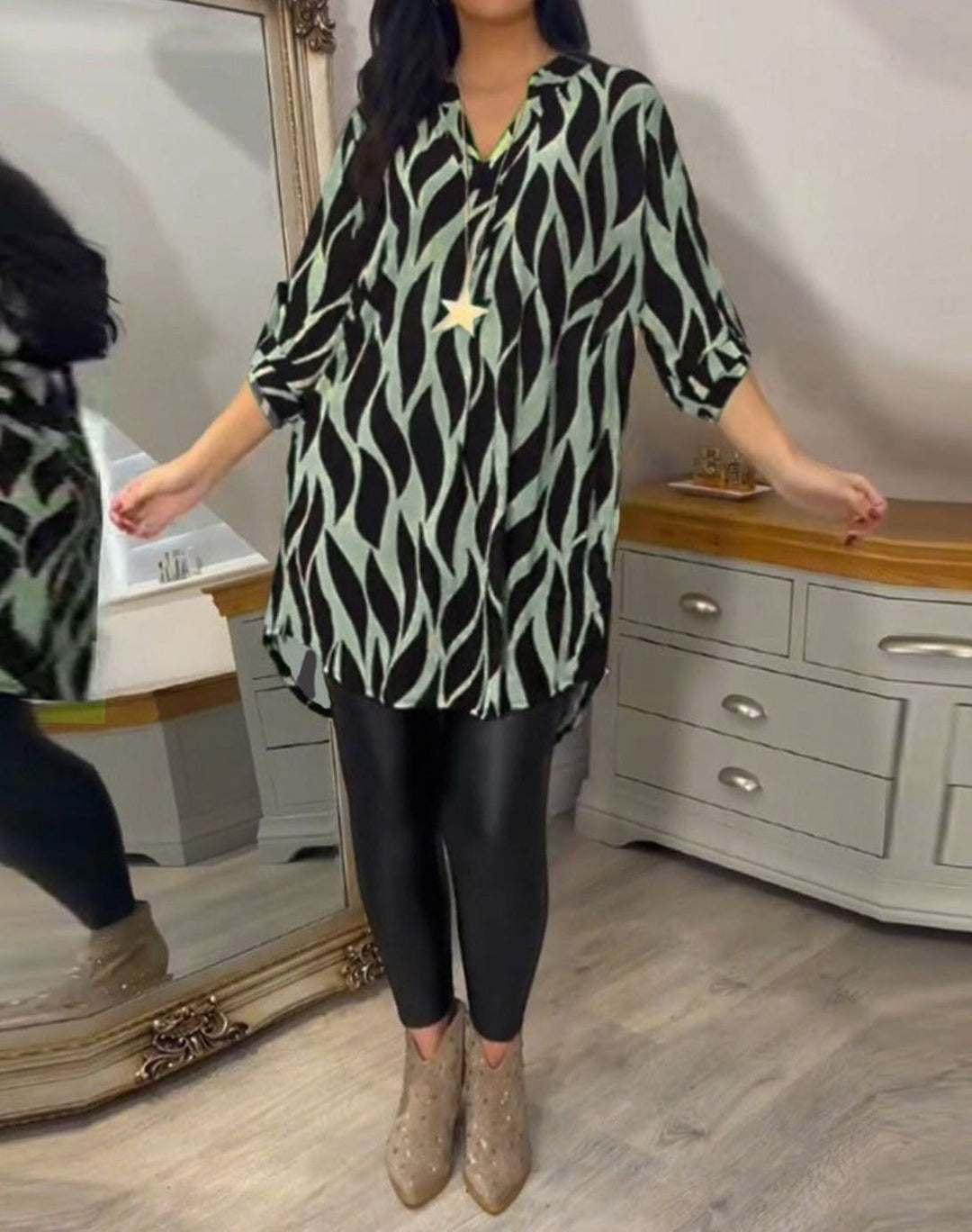 Women's Relaxed-Fit Abstract Print V-Neck Longline Blouse