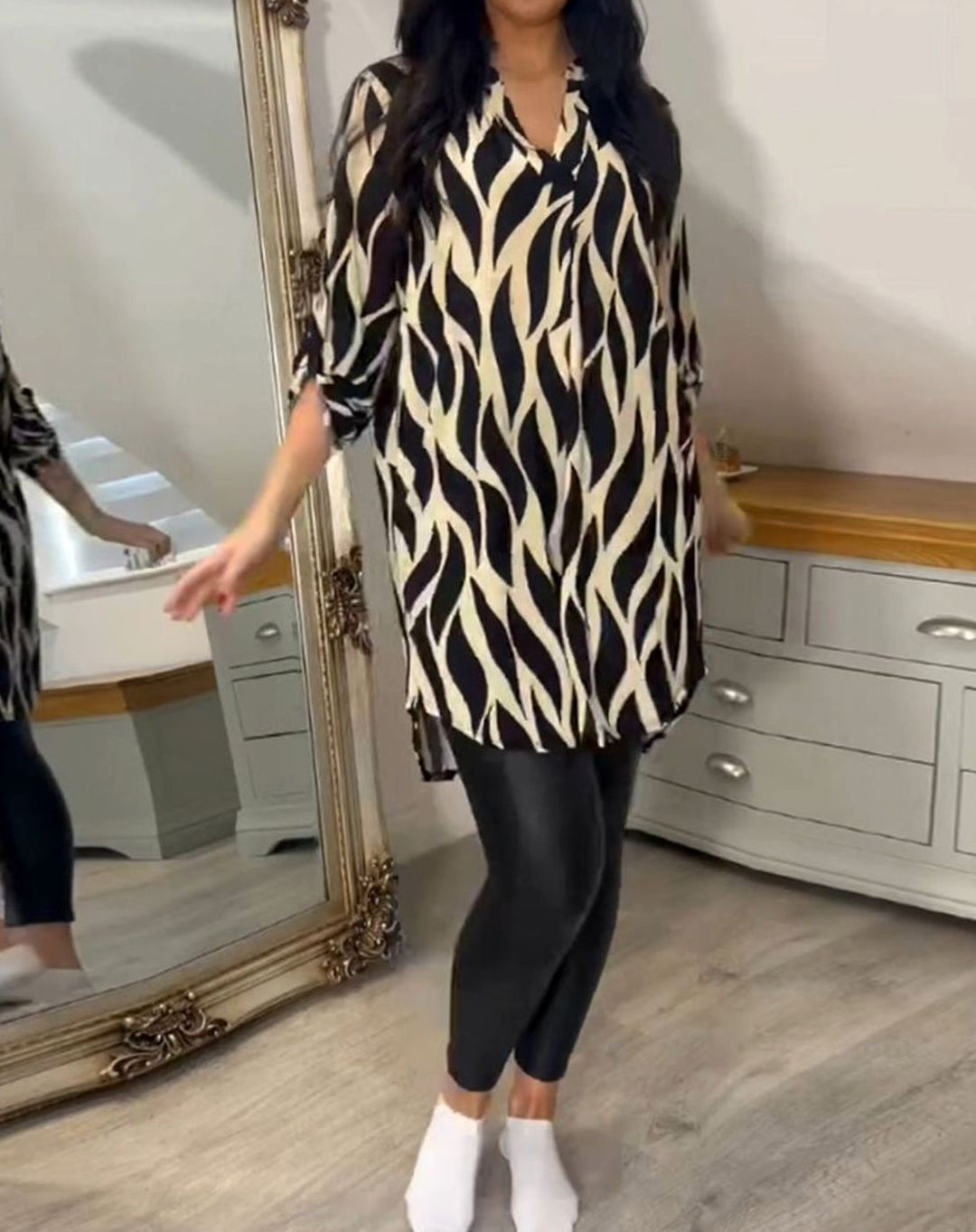 Women's Relaxed-Fit Abstract Print V-Neck Longline Blouse