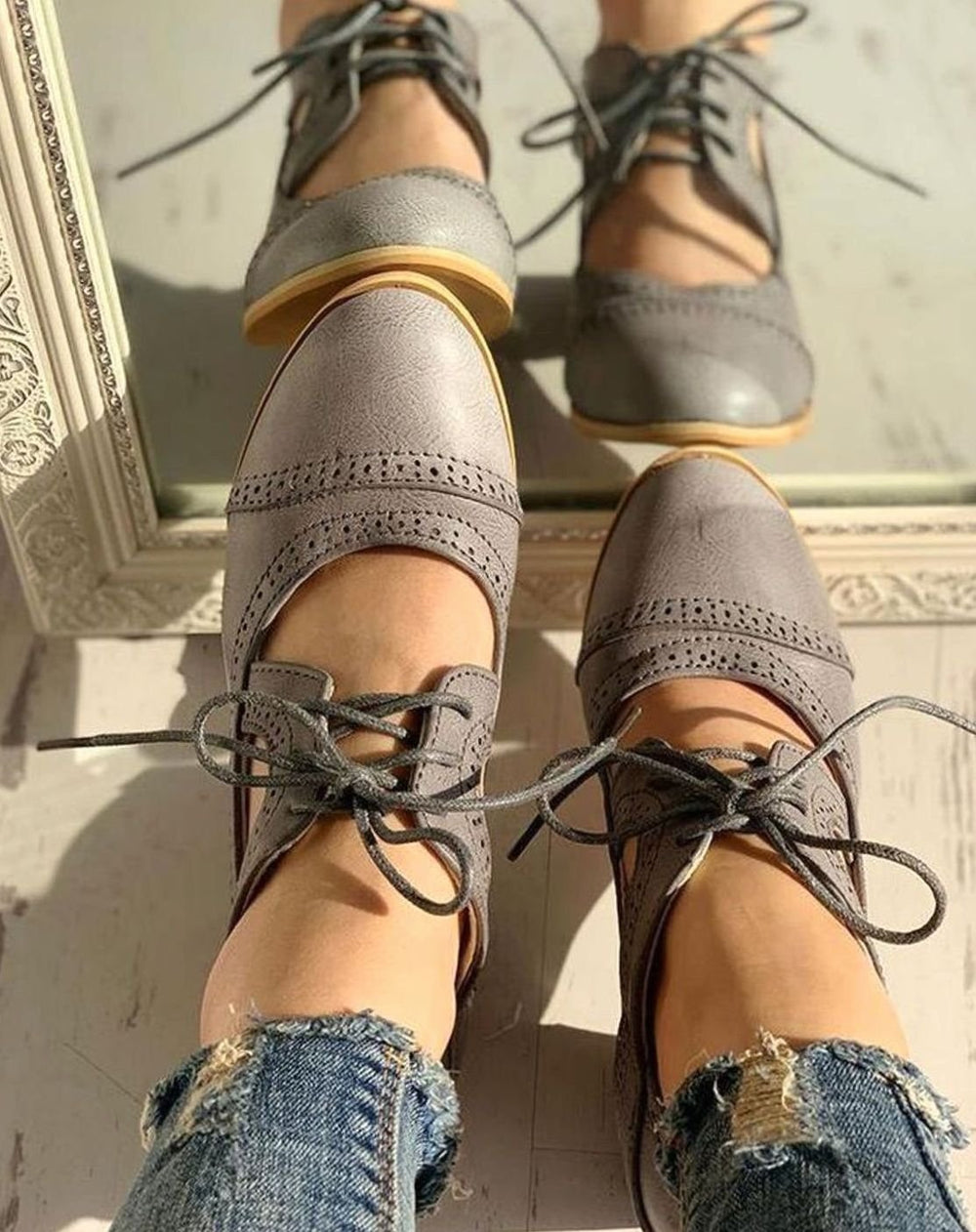 Women's Vintage Brogue Lace-Up Block Heel Cutout Pumps