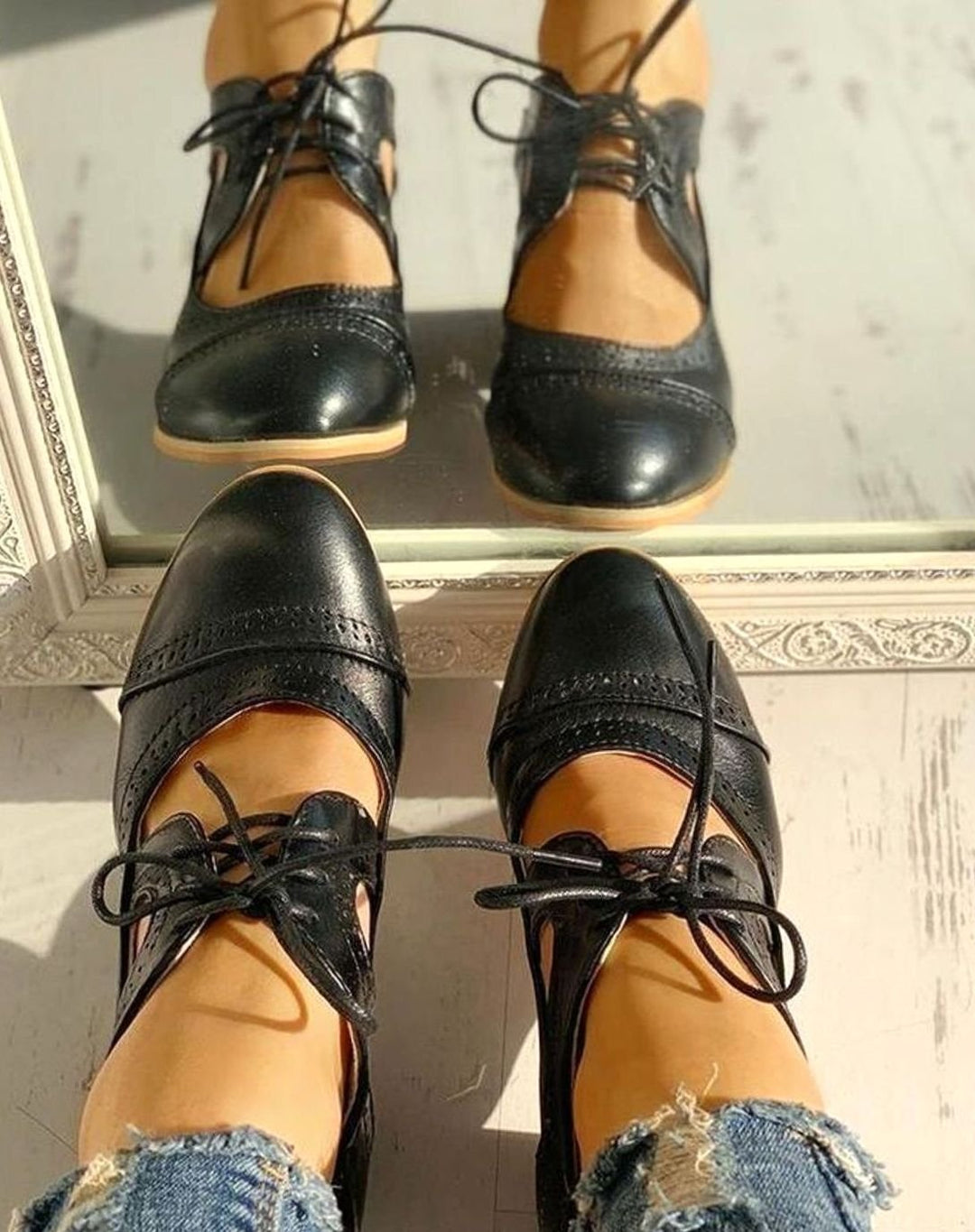 Women's Vintage Brogue Lace-Up Block Heel Cutout Pumps
