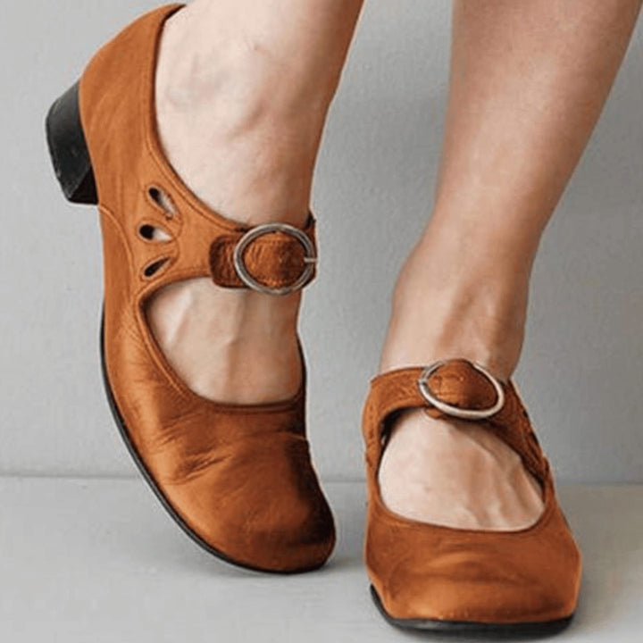 Women's Vintage Buckle-Strap Low-Heel Mary Jane Shoes - Brown