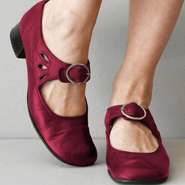 Women's Vintage Buckle-Strap Low-Heel Mary Jane Shoes - Red