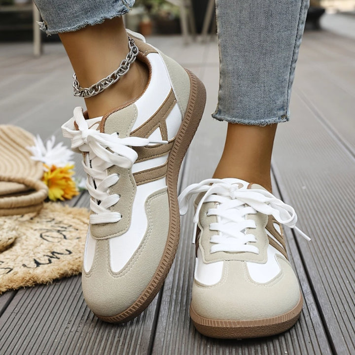 Women's Wide-Toe Lace-Up Retro Flatform Trainers