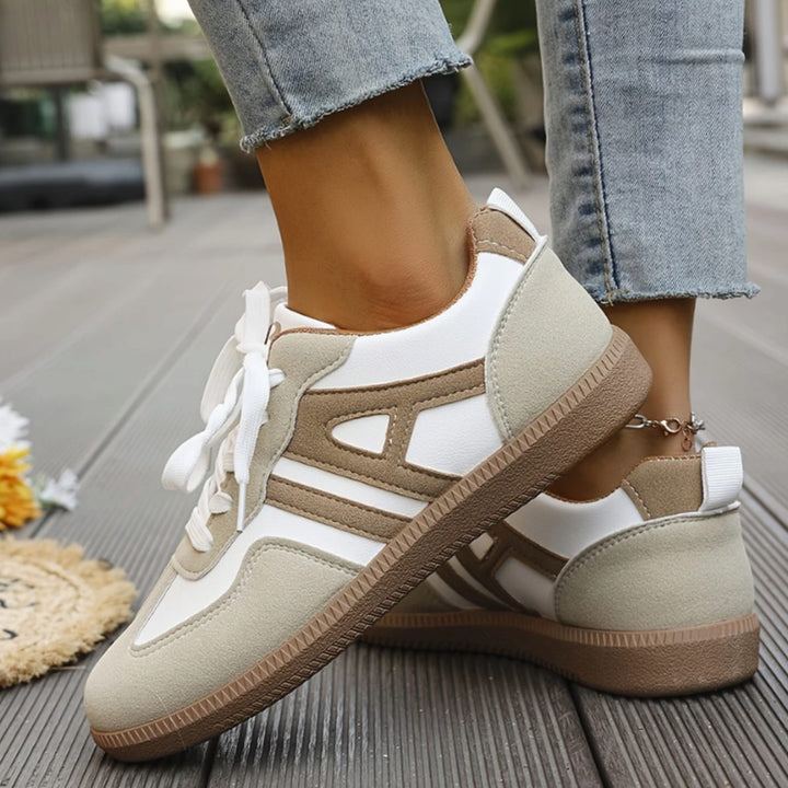 Women's Wide-Toe Lace-Up Retro Flatform Trainers