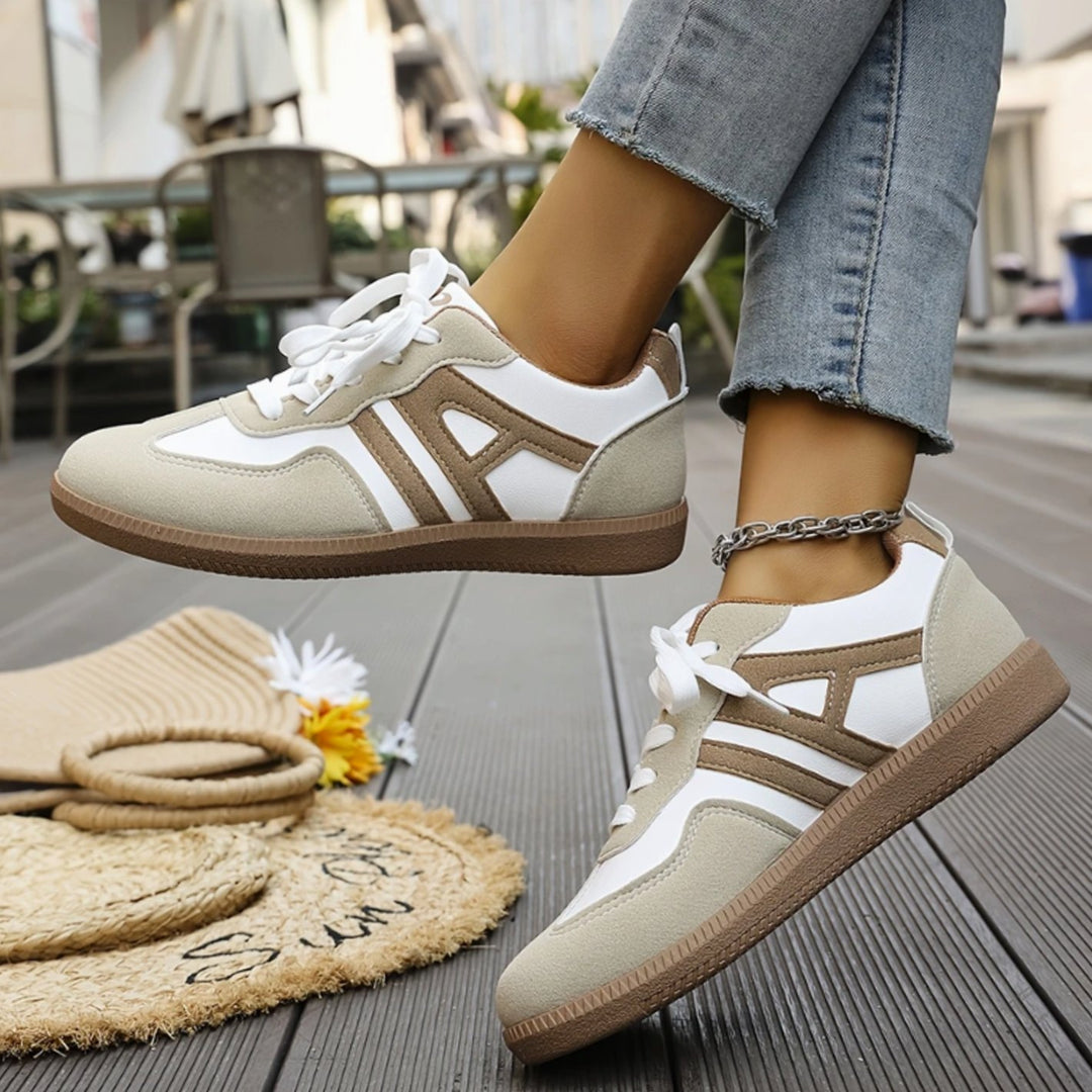 Women's Wide-Toe Lace-Up Retro Flatform Trainers