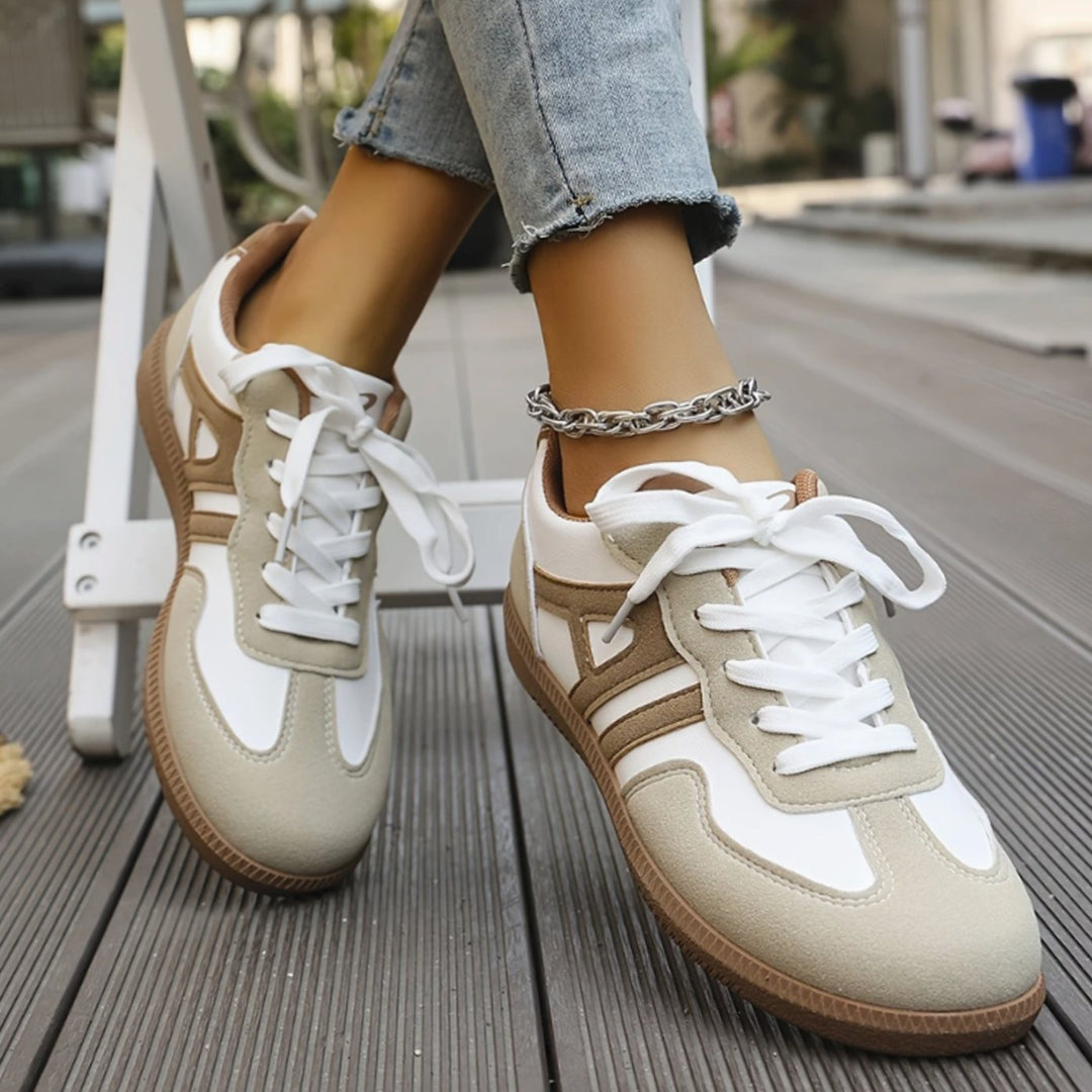 Women's Wide-Toe Lace-Up Retro Flatform Trainers