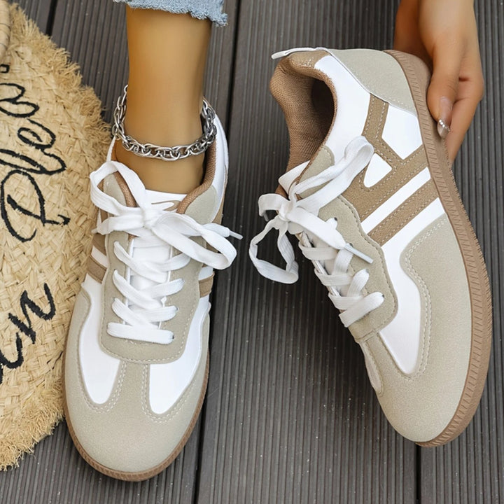 Women's Wide-Toe Lace-Up Retro Flatform Trainers - White and Brown